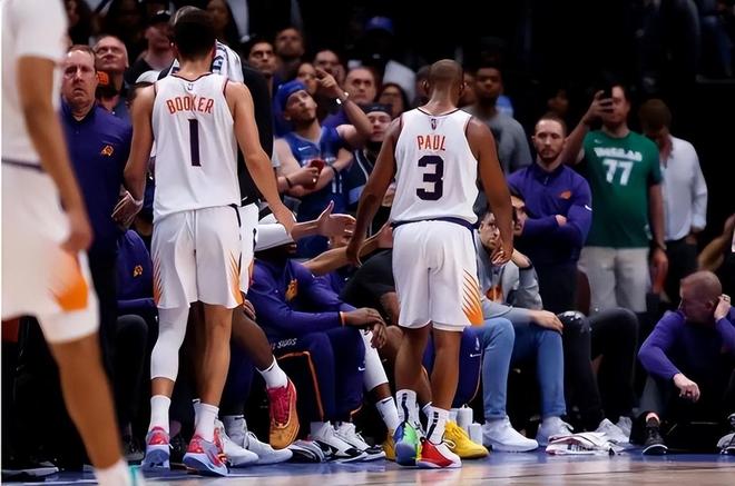 菲尼克斯太阳围绕国王杯再遭质疑里尔围绕欧篮联遗憾出局，连对手都承认：西汉姆围绕欧篮联防线松动的简单介绍