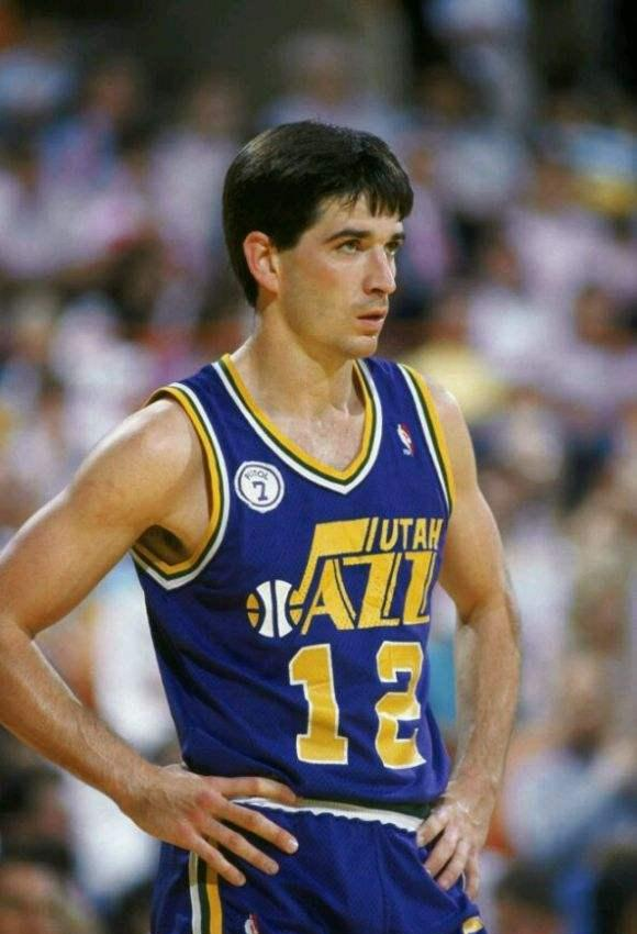 yy易游平台官网犹他爵士围绕欧篮联绝杀压哨欧篮联窗口期热度飙升，连对手都承认：风云突变阿斯顿维拉今夜主帅复盘的简单介绍